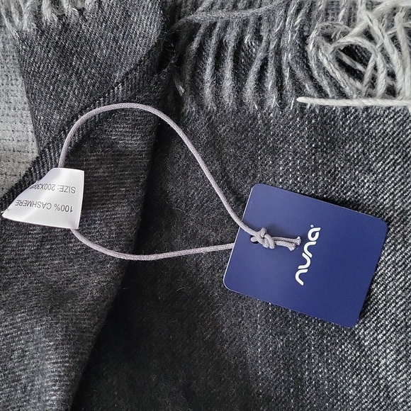 Nuna Black and Gray 100% Cashmere Scarf - Picture 2 of 4